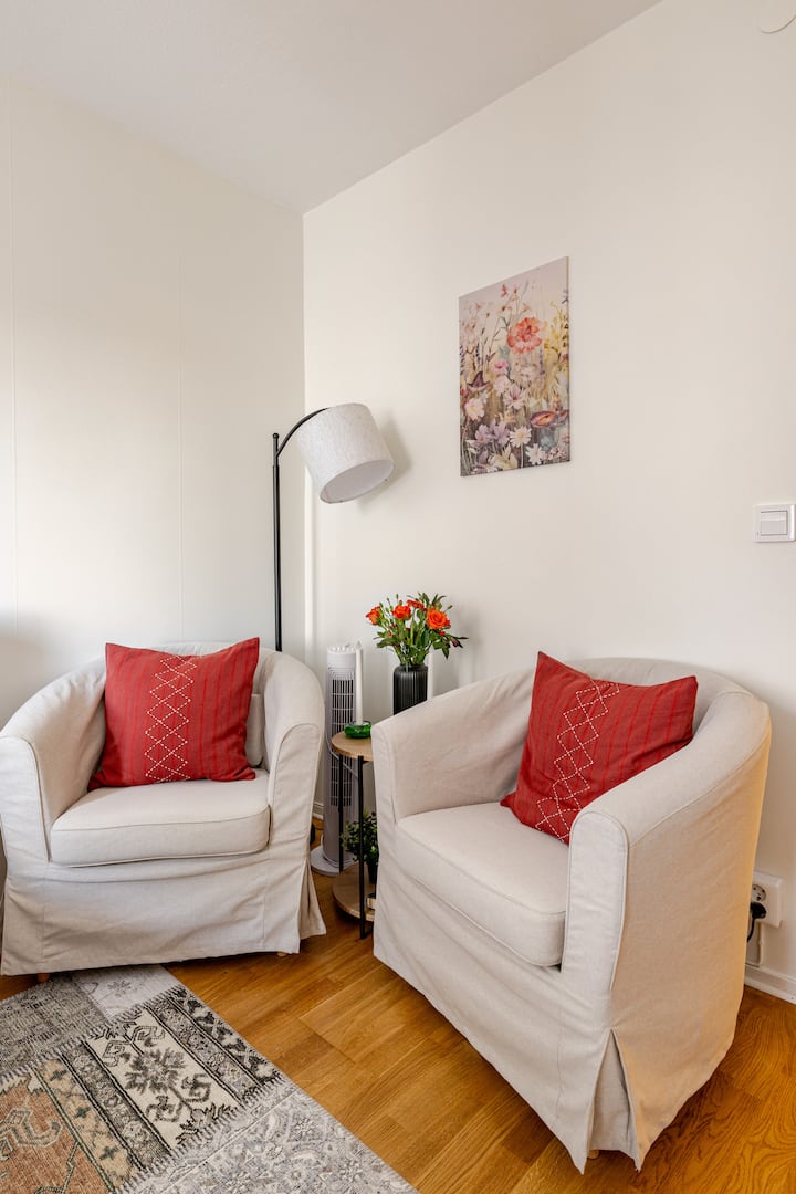 Södermalm Apartment By Metro And Skinnarviksberget - Solna