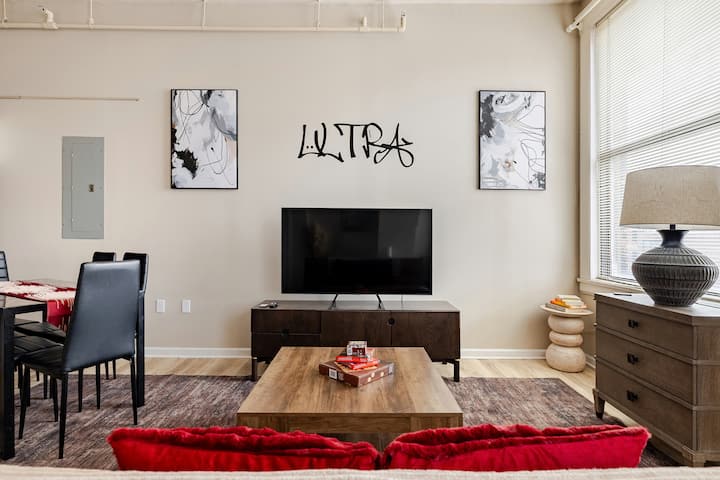 Modern Downtown Loft • Gym/sauna • Wifi • Walkable - Case Western Reserve University, Cleveland