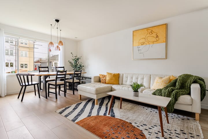 Entire House! 4br Charming Seattle Home For Groups - シアトル