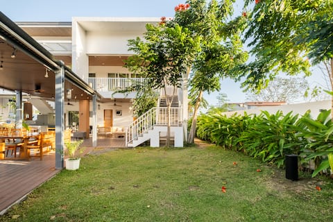 Tirta Spring Villa (5br) Vacation House