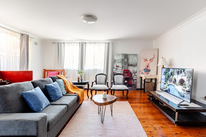 The Sydney Manor - Entire Huge 2br Home Near Train - Liverpool
