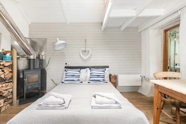 Cosy Smithy In The Countryside - Praa Sands