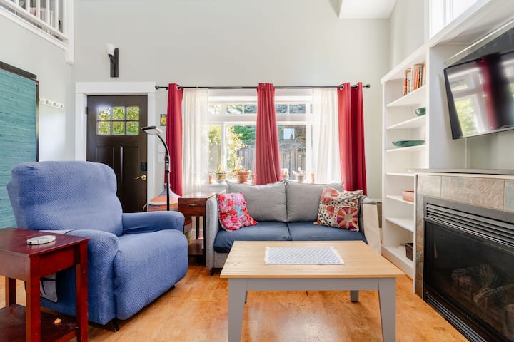 Cozy Cottage With Big-city Access - Seattle, WA