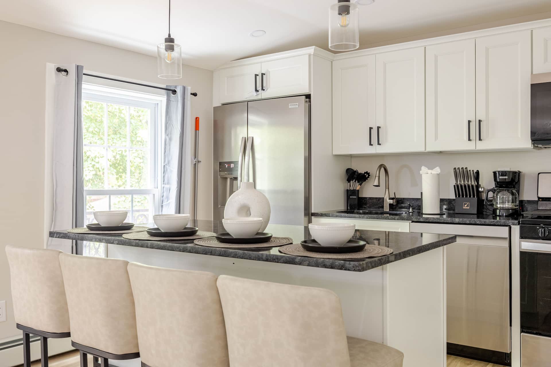 Modern 2 BR apartment 10 min to MetLife|NYC