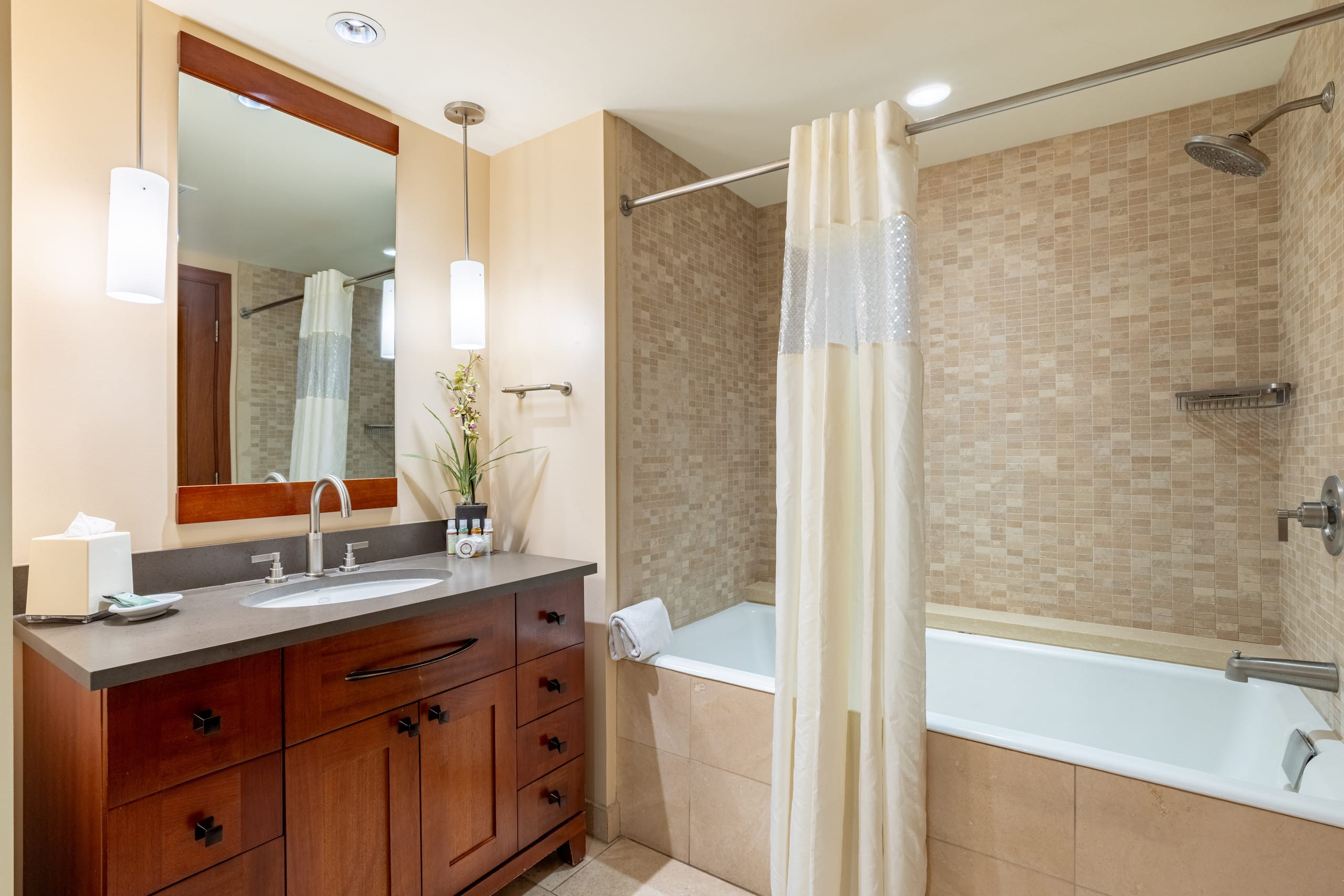 Condo in Kapolei · ★4.93 · 3 bedrooms · 4 beds · 3 shared baths - Image 30