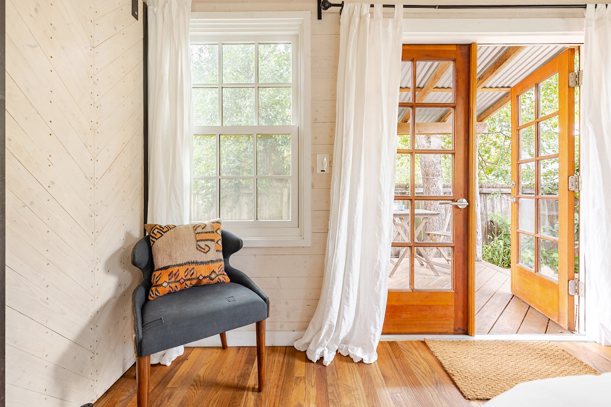 Private and Central Austin Casita