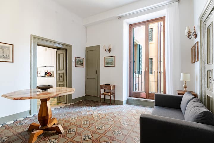 Domus 2 Mori | Centro Storico • Due Bagni • 120 M2 - Verona