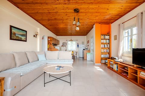 Successful Airbnb property: Maria's beach-house in Δήμος Ιεράπετρας