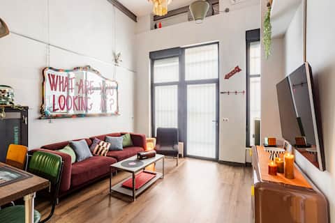 Top performing Airbnb: Stories, Urban apartment near the Central Market in Alacant / Alicante