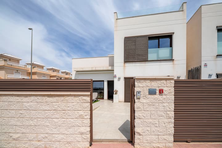 Contemporary villa with pool - Close to ALICANTE
