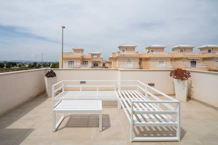Contemporary villa with pool - Close to ALICANTE