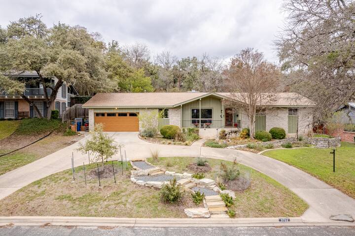 4 Bedrooms, 12 mins to DT & Domain, close to Mesa gallery image 2