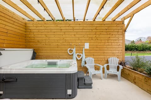 Luxury Modern 5 bedroom house, Beach,Town Delgany