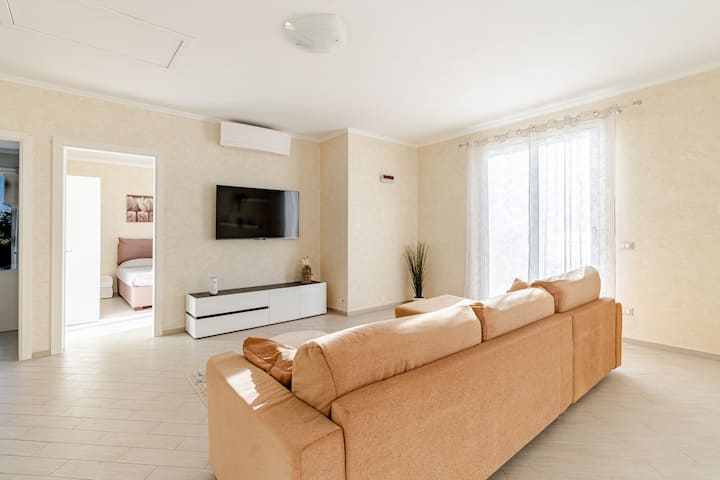 Villa Indipendente, 200mq Di Giardino E Posto Auto - Santo Stefano al Mare