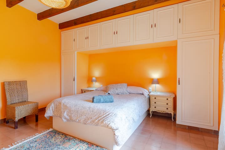 Masía tradicional con piscina. 1 3 plazas gallery image 2