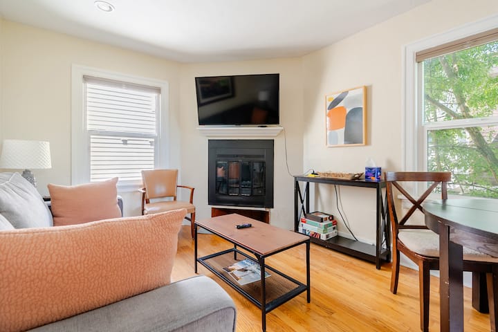 Capitol Hill 2 Bedroom Suite - Seattle, WA