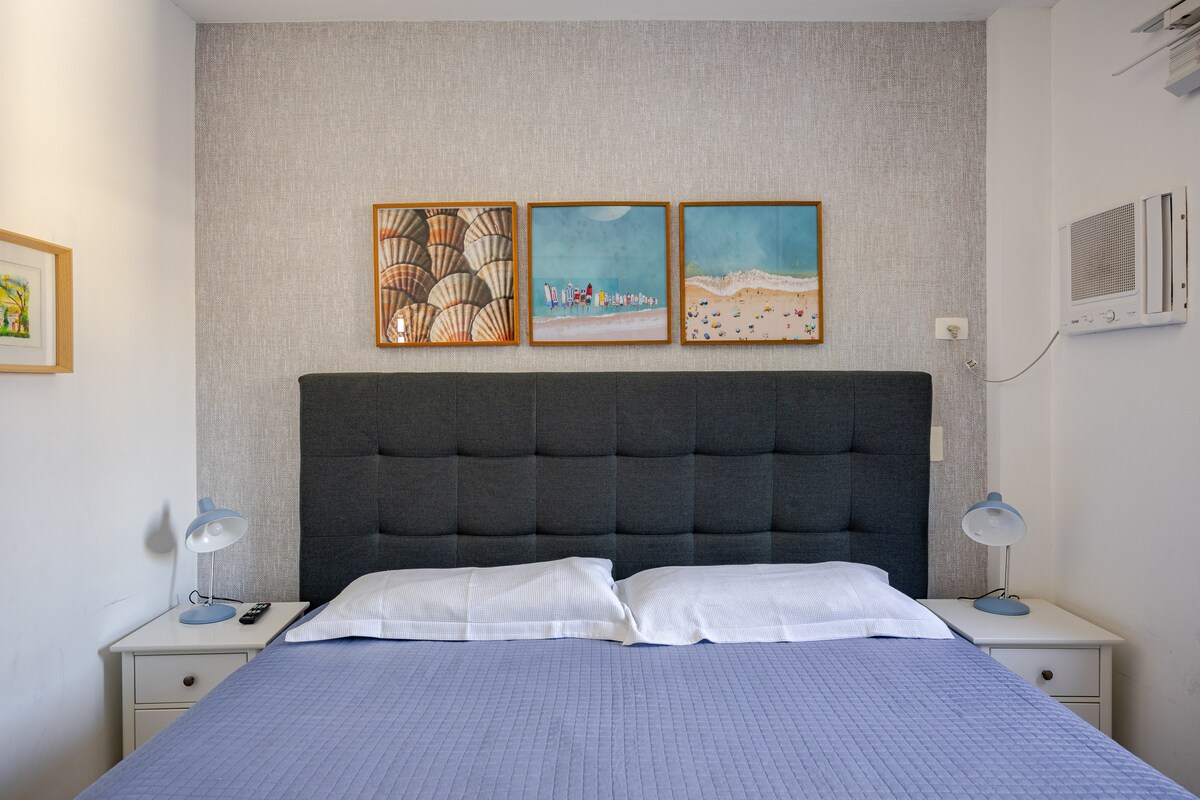 Апартман со брачен кревет и телевизор