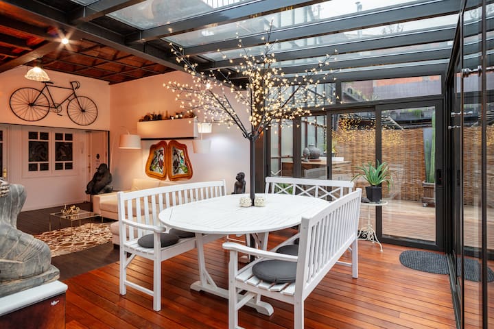 Impressive Design-Forward Penthouse in an Historic Building