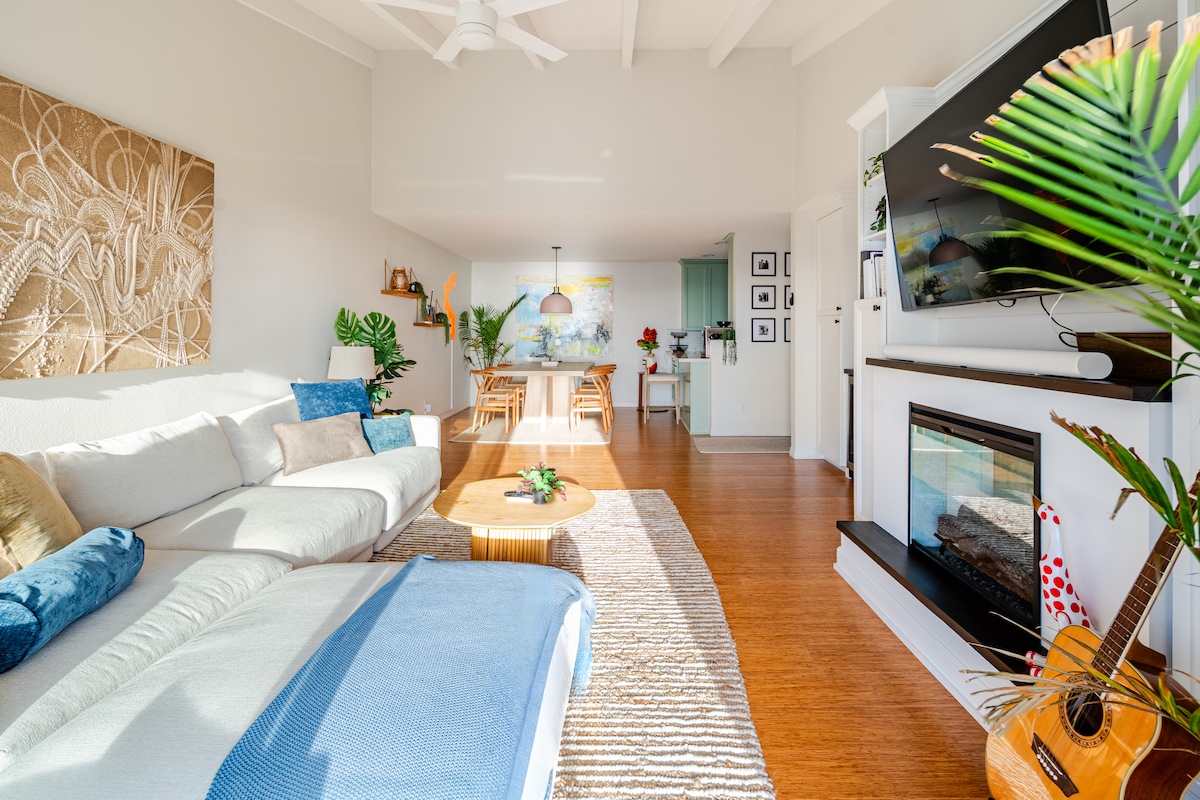 Top performing Airbnb: Beachfront Solana Escape: Pool, Tennis, 2B2B, View in Solana Beach