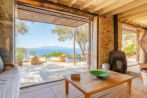 Seafront Ecolodge breathtaking view