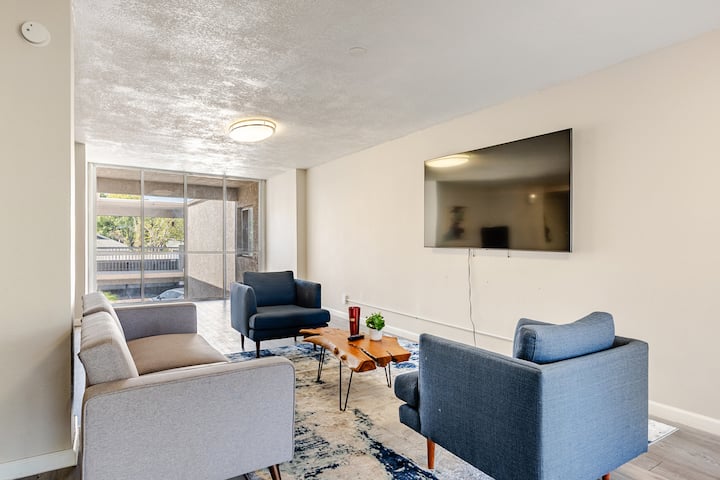 Cozy With Everything You Need & Updated Furniture - Mesa, AZ