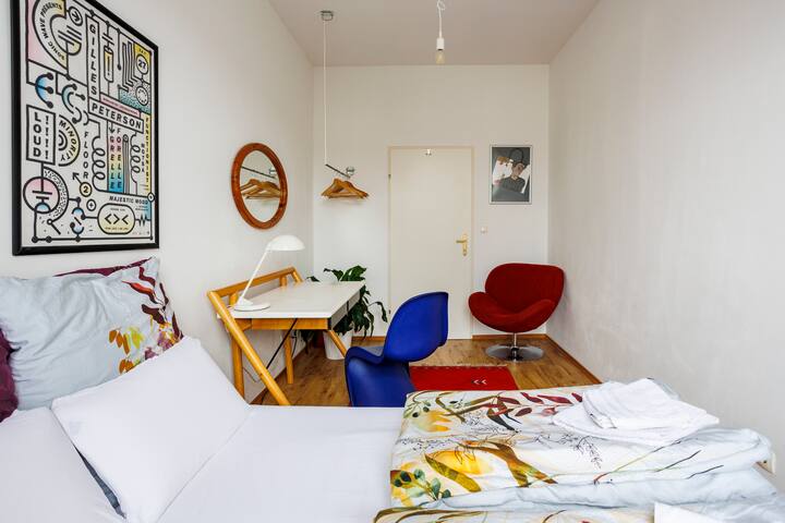 Designer Central Apartment in hip neighborhood gallery image 5