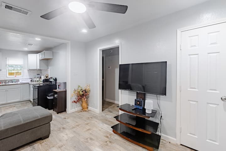 Convenient Houston Stay! Close To Everything! - Houston, TX