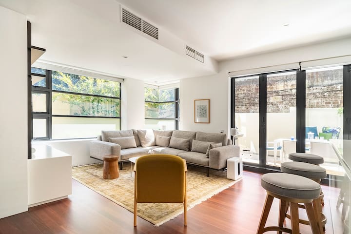Stylish and spacious Paddington oasis