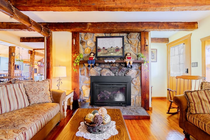Marxy's Olde Farmhouse - Clifton Park, NY