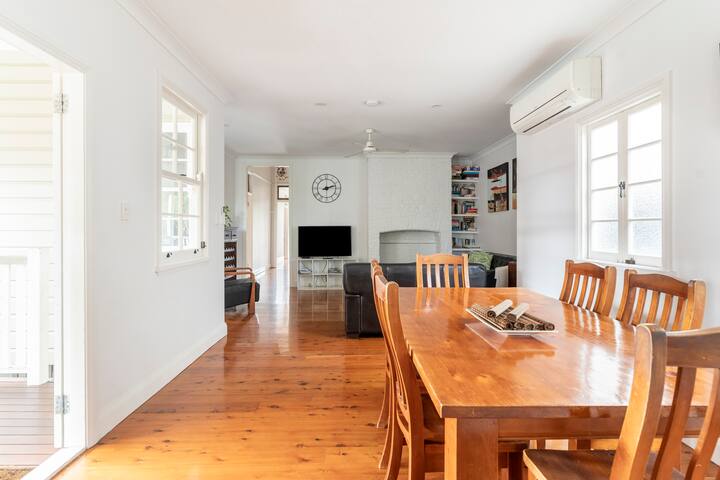 Spacious 4 Bedroom House – Walk to Southbank gallery image 5