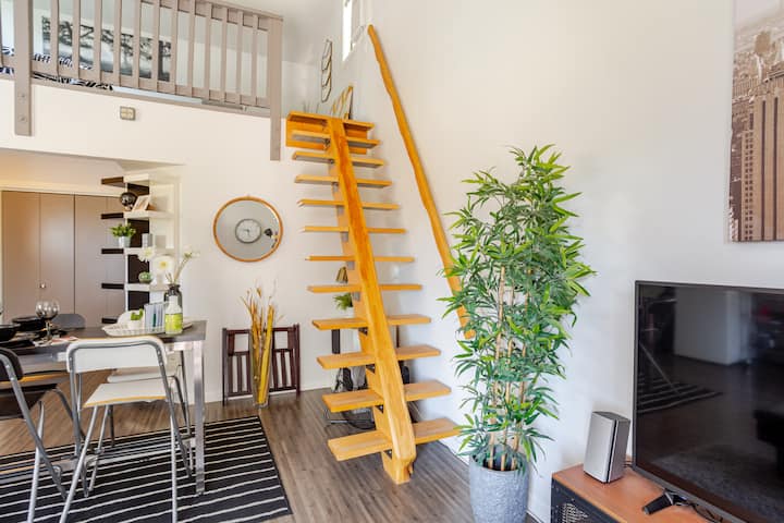 House Of Olives — Stunning And Modern Loft/house - Shasta, CA