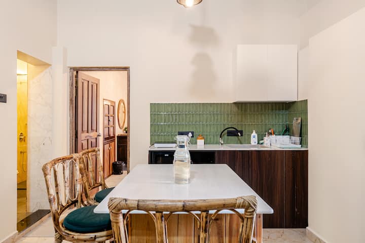 Dining area image 3