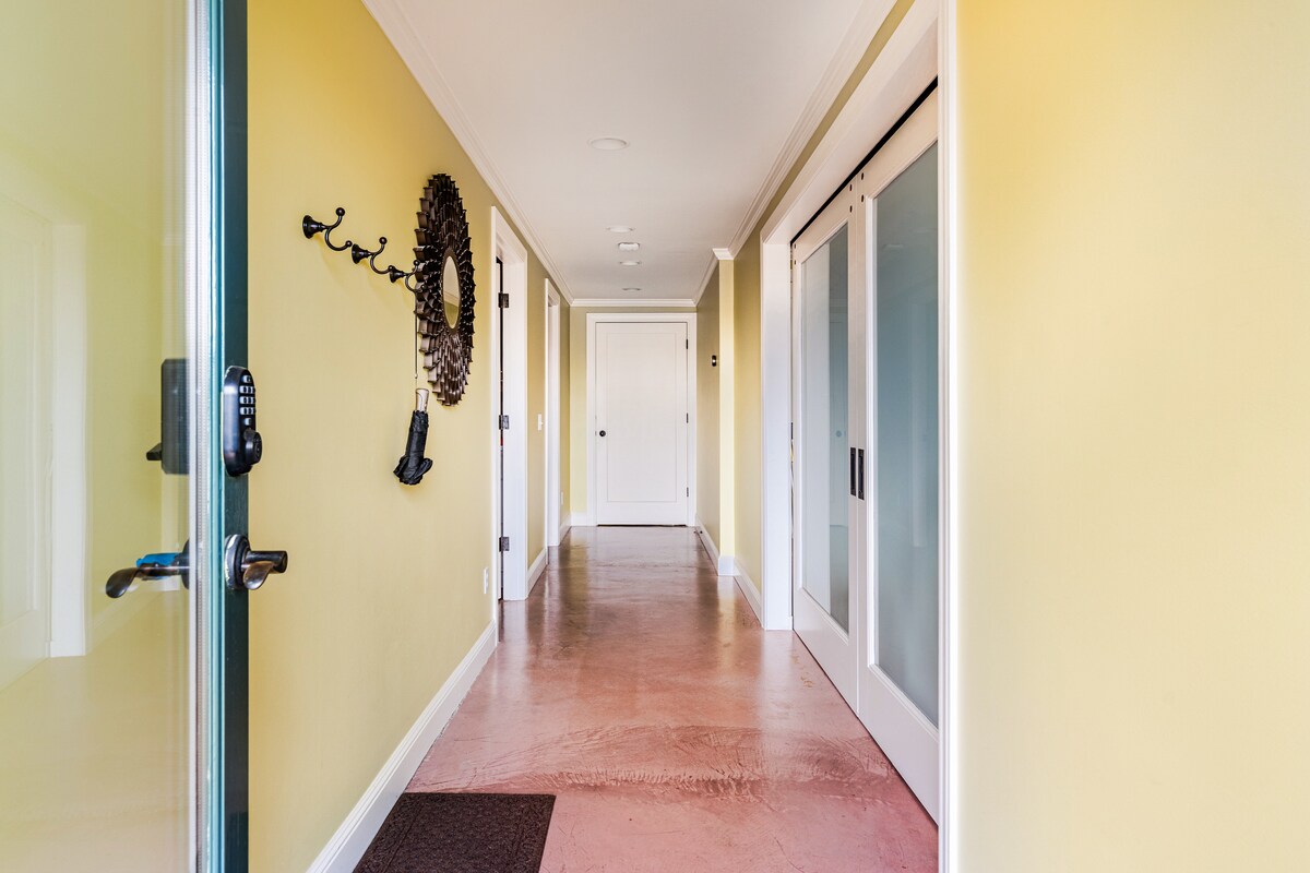 Daylight Laurelhurst Suite