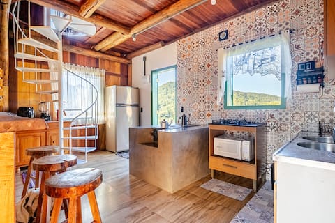 Popular Airbnb listing: Valley Cabin: A Haven of Tranquility! in Rio Dos Cedros