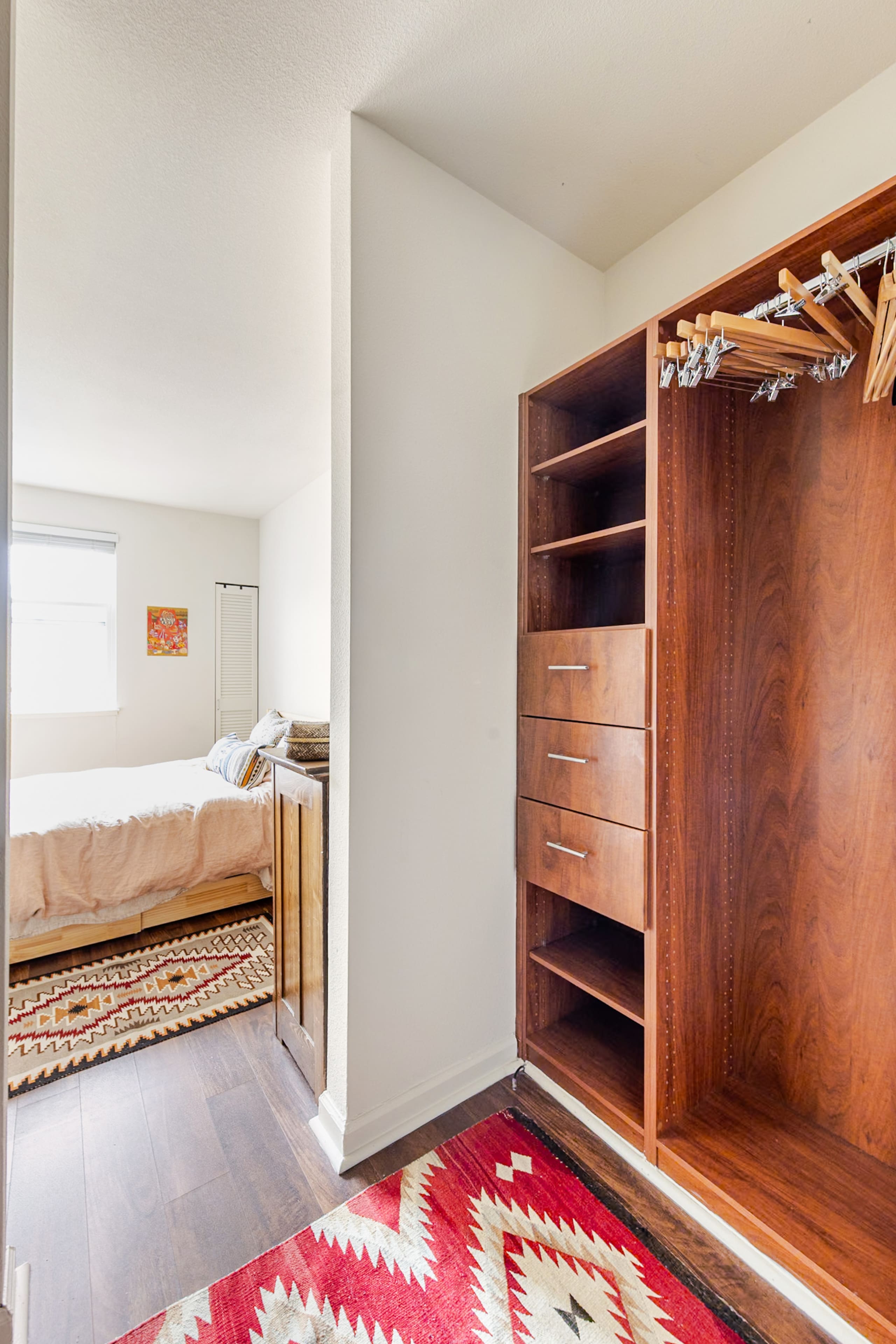 Sunlit Top-Floor 1BR w/ Pool View - Image 12