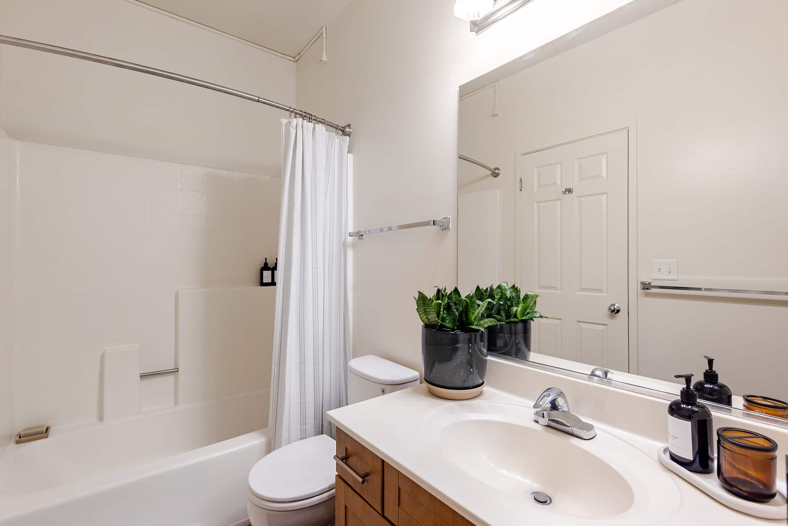 Sunlit Top-Floor 1BR w/ Pool View - Image 15