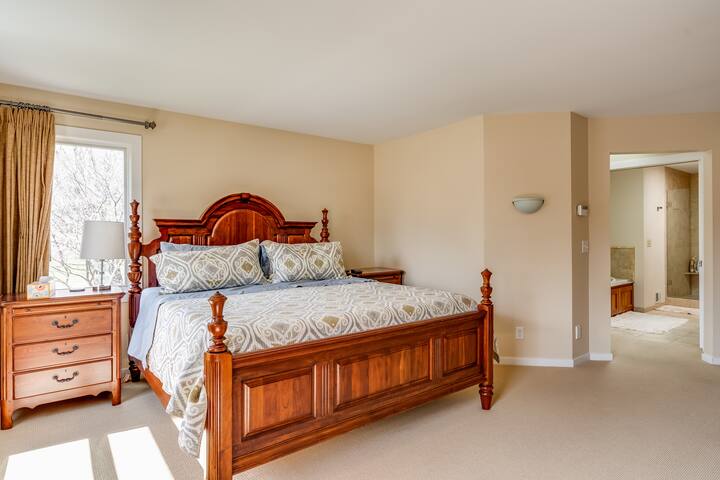 Luxury 5500 Sq ft Executive Home gallery image 3