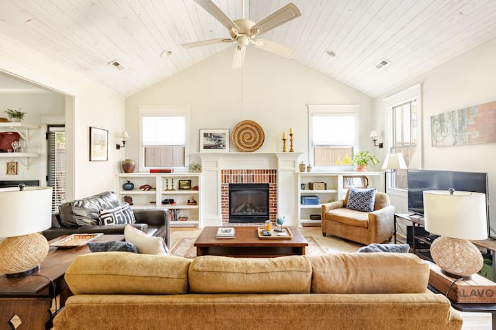 Airy 12South Cottage – walk to shops & restaurants