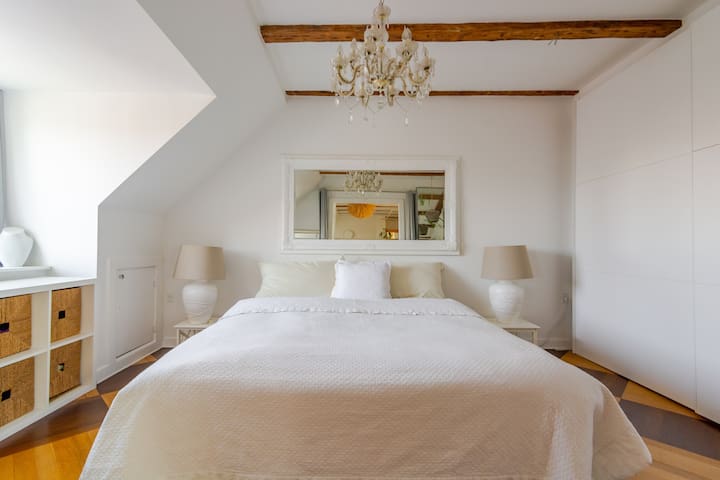 Amazing stay in luxury and location gallery image 2