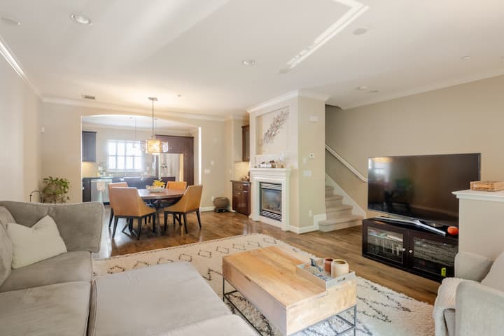 Bright Townhome W/ Park Views In Mondrian - Mountain View, CA