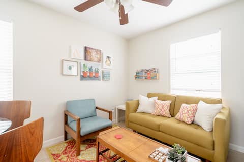 Top performing Airbnb: Cozy Studio in Montrose, the Heart of Houston in Houston