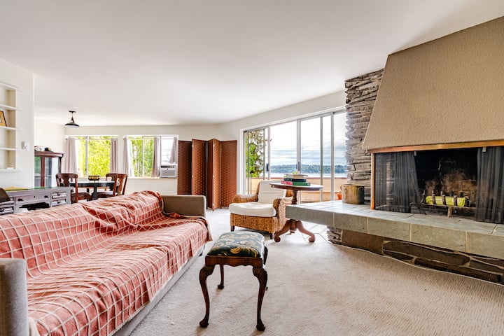 Wonderful Waterfront - Kirkland, WA