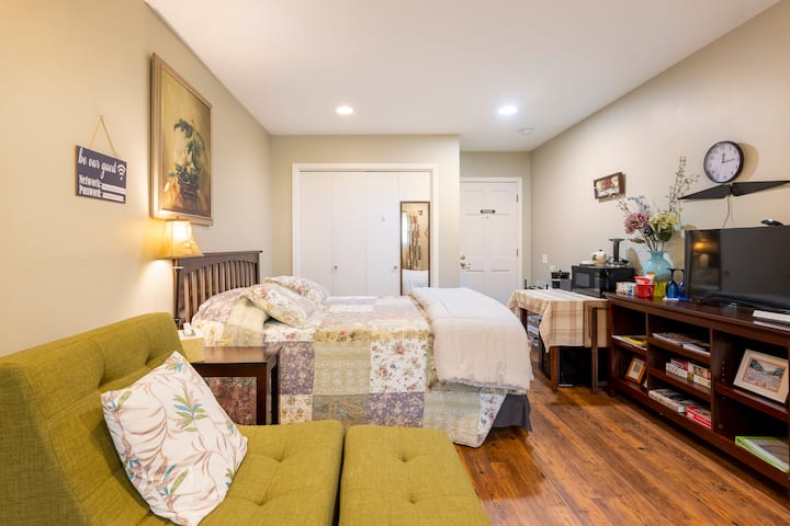 Murphy Oaks Guestroom