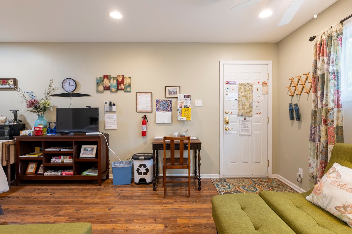 Murphy Oaks Guestroom