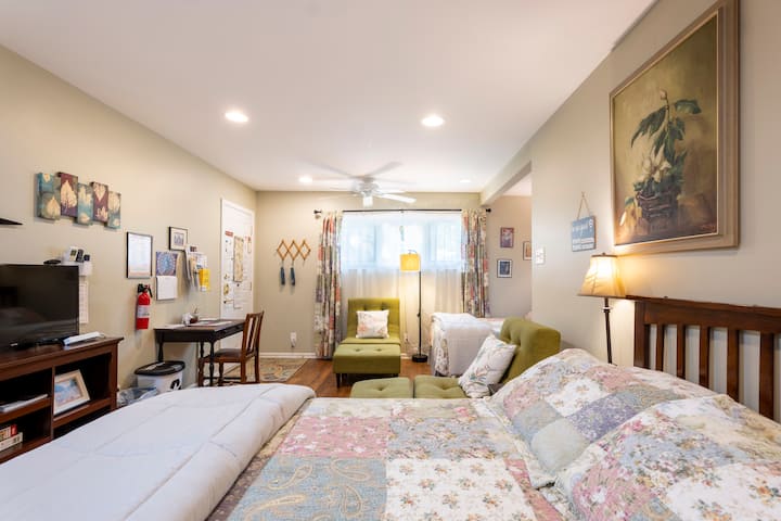 Murphy Oaks Guestroom