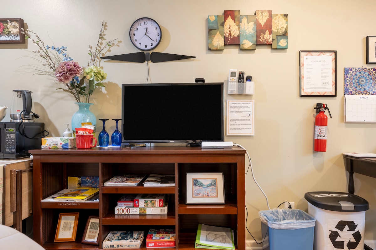 Murphy Oaks Guestroom