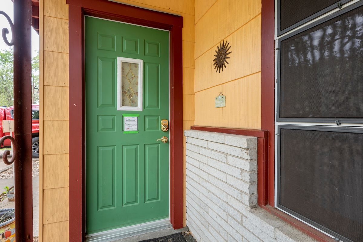Murphy Oaks Guestroom