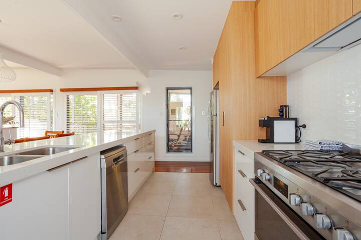 Beach House on Armstrong – Byron Bay-no schoolies gallery image 5