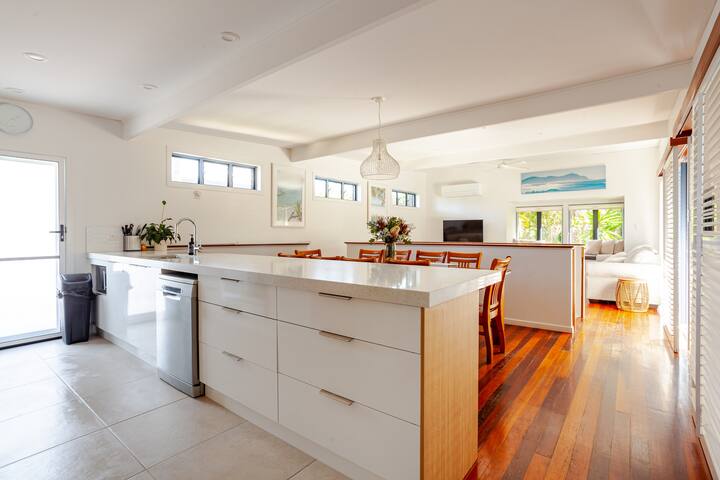 Beach House on Armstrong – Byron Bay-no schoolies gallery image 2