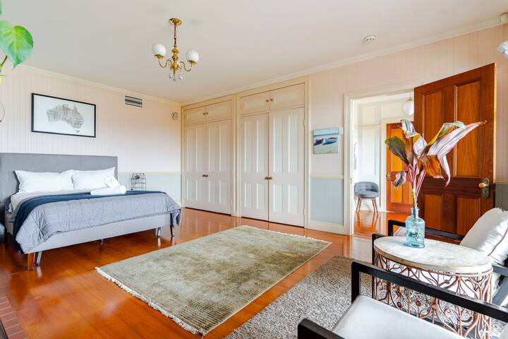 Exclusive Riverfront Queenslander Private Pool gallery image 4